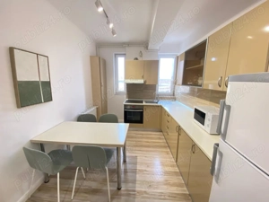 Apartament 3 camere, zona Intim, bloc Bermo - imagine 9