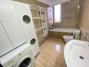 Apartament 3 camere, zona Intim, bloc Bermo - imagine 12