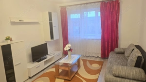 Inchiriez apartament 2 camere in Deva, zona Zamfirescu (Pacii), situat pe mijloc, mobilat
