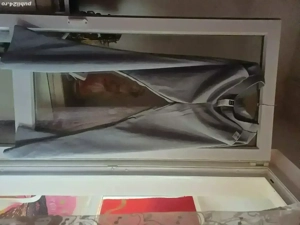 Vând  2 perechi de pantaloni