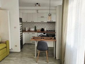 Apartament 2 camere, Zona Mall + Parcare+Boxa+Chiriasi - imagine 3