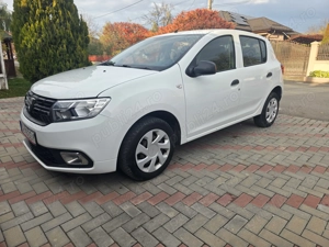 Dacia Sandero 2019 luna 04 Prim Proprietar Persoana fizica. Motor 1000 benz 106000KM! - imagine 2