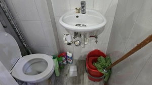 Vand spatiu comercial in Deva, zona 1 Decembrie (Ultracentral), suprafata utila 46 mp, vitrina - imagine 2