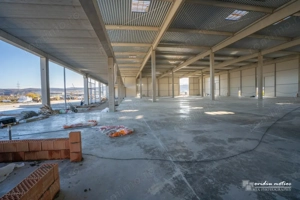 Hale clasa A, suprafete de la 1300 la 9000 mp  - imagine 5