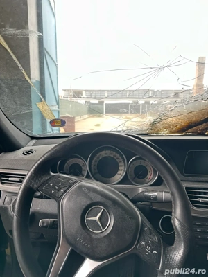 Mercedes E-Class 220 avariat - imagine 6