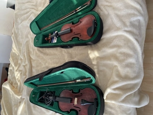 Vând vioară veche!