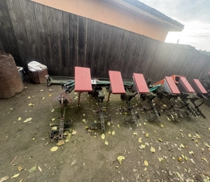 Vând prășitor funcțional cu cutii de îngrăsaminte - imagine 2