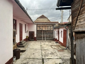 Casa de vanzare in centru Zarnesti - imagine 2