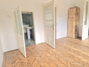 Casă interbelică ultracentrală, solidă, cu potențial excepțional   Oradea