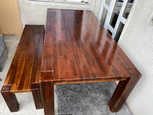 Masă fixă din lemn integral masiv cu o banca