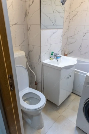 Închiriez garsoniera