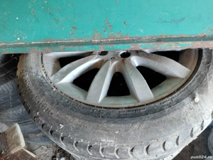 vand set jenti Mercedes pe 17