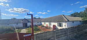 Ferma 6000 mp (cladiri, grajduri, hambar - intravilan) - imagine 5