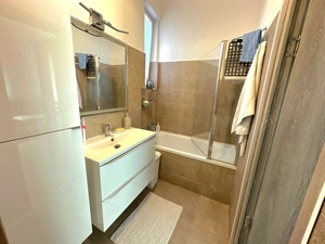 Apartament deosebit, ultracentral   o oază de liniște în inima Oradiei - imagine 5