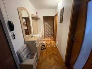 Apartament 3 camere, semidecomandat, zona Kiriac, prima inchiriere. - imagine 2