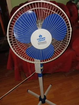 Ventilator vertical Crown Japan cu picior de podea oscilant 3 viteze 