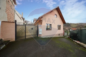 Casă cu 5 camere si curte, de vânzare, zona Centrul Istoric! - imagine 2