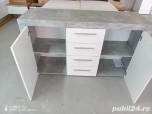 2 comode identice de vânzare 