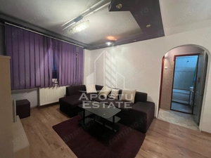 Apartament cu 3 camere, semicomandandat, etaj intermediar, Sagului