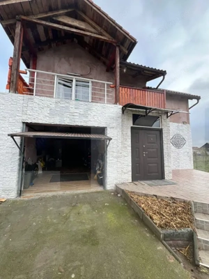 Casă cu teren 1152 mp Parța
