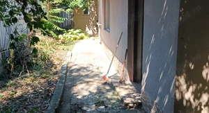 Casă și teren de vânzare