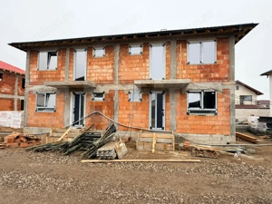 Casă nouă cu 3 dormitoare, 2 băi și teren de 220 mp - imagine 2