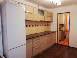 Închierez apartament cu 3 camere, zona Narcisa