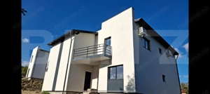 Apartament cu 3 camere, 85 mp și un teren de 200 mp, Zalau