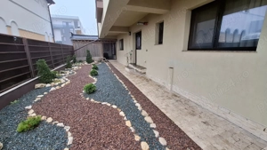 Apartament 3 camere, curte personală, foișor, mobilat. Termen lung!