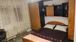 Inchiriez apartament 3 camere. Disponibil de la 1 Decembrie.