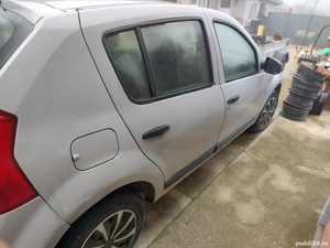 Dacia Sandero dezmembrez  - imagine 4