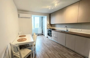 Apartament cu 3 camere, renovat, decomandat, zona Tipografilor