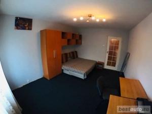 Inchiriez garsoniera in complexul studnetesc la etajul 2 