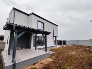 Duplex modern - despartit prin baie - 2 fronturi stradale - pompa caldura