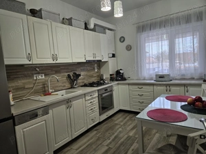 Proprietar vând  3 camere Sânandrei