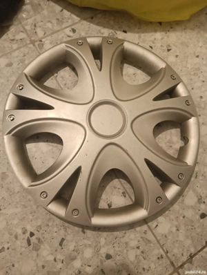 Capac roata R14 in stare bună. 