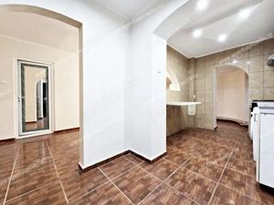 Apartament cu 3 camere, Micro 17, pretabil și pentru activități comerciale. - imagine 7