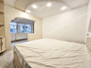 Apartament cu 3 camere, Micro 17, pretabil și pentru activități comerciale. - imagine 4