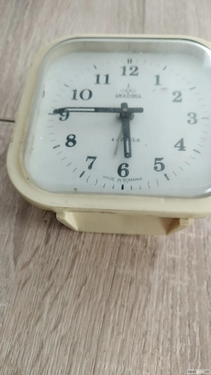 Ceas Aradora , nefuncțional, comunism  - imagine 5