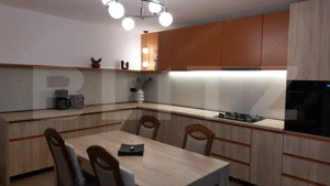 Proprietate unică lângă Arhiescopi Târgoviște – 2 case, teren generos, mobilată  - imagine 2