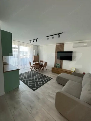 Închiriez apartament 3 camere, finisat și utilat, în zona centrală