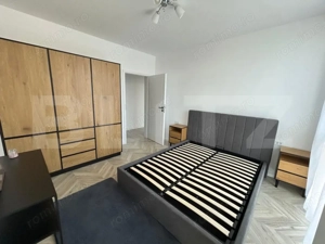 Închiriez apartament 3 camere, finisat și utilat, în zona centrală - imagine 4