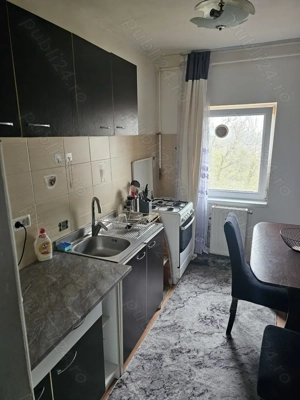 Vand apartament 3 camere  - imagine 8