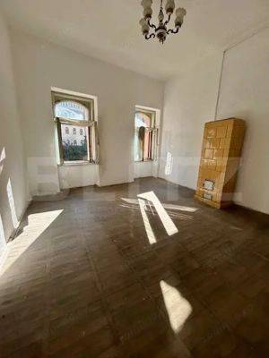 Apartament 3 camere, 100 mp, clădire istorică  zonă centrală