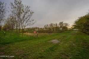 Teren intravilan de vanzare | Cartier rezidențial deosebit | Afumați - imagine 4