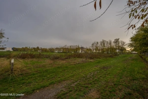 Teren intravilan de vanzare | Cartier rezidențial deosebit | Afumați - imagine 3