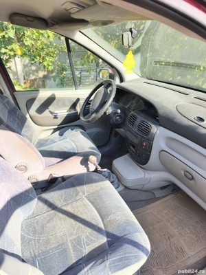 Dezmembrez Megane Scenic 1