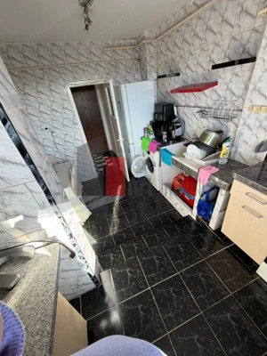 Apartament 3 camere zona Giulesti - imagine 8