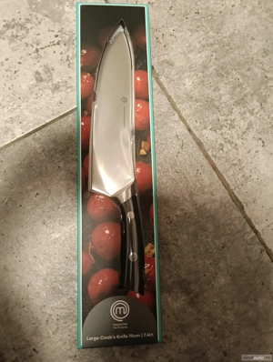 Cuțitul bucătărului  . Lamă de 19 cm. 