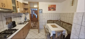 Avantajos ! Vând Apt.4 cam.conf1 decomandat bloc de 4 etaje - imagine 8